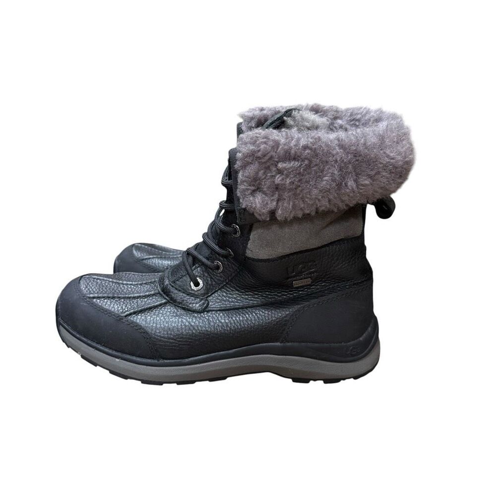 UGG Adirondack III Waterproof snow Boots leather gray sheepskin lining sz 9